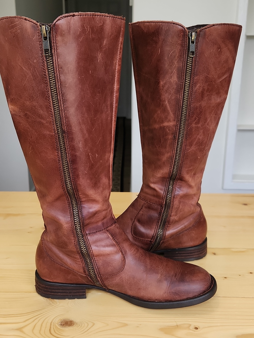 Born Cuatros Buckle Distressed Leather Womens Riding Knee High Boots Size 7.5 - Picture 5 of 17
